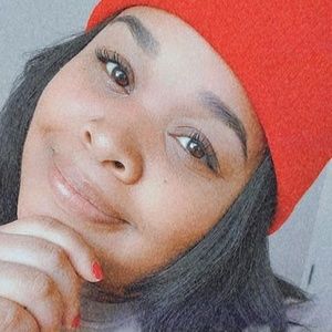 Meet your Posher, Dominique